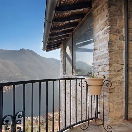Stone House Of The Year 1500 * Moltrasio