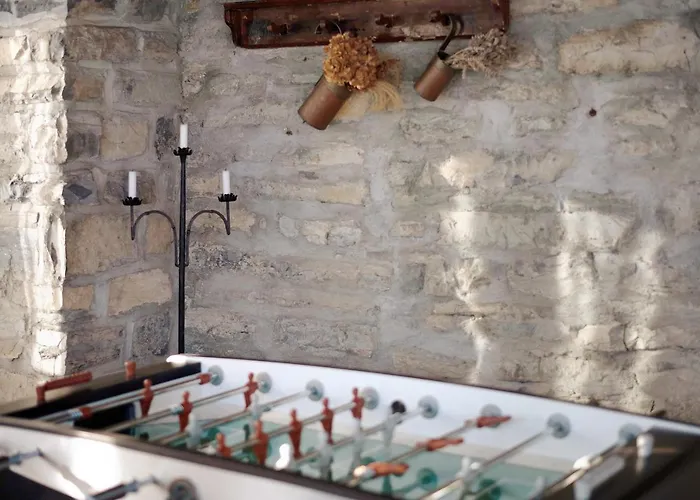 Stone House Of The Year 1500 *