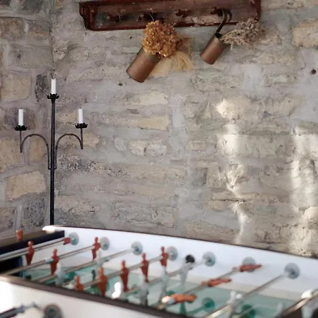 Stone House Of The Year 1500 *